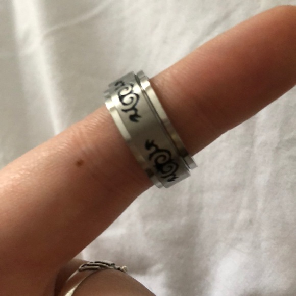 Stainless Steal Fidget Spinner Ring - Picture 2 of 3